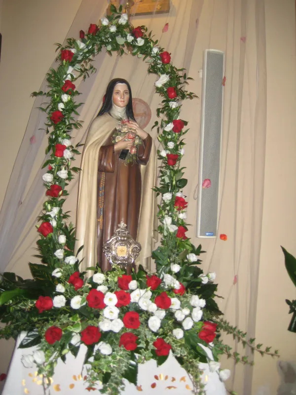 Statue of St. Therese of Lisieux, Province of Verona, Italy, October 2013. Credit: Sister Marie-Liesse