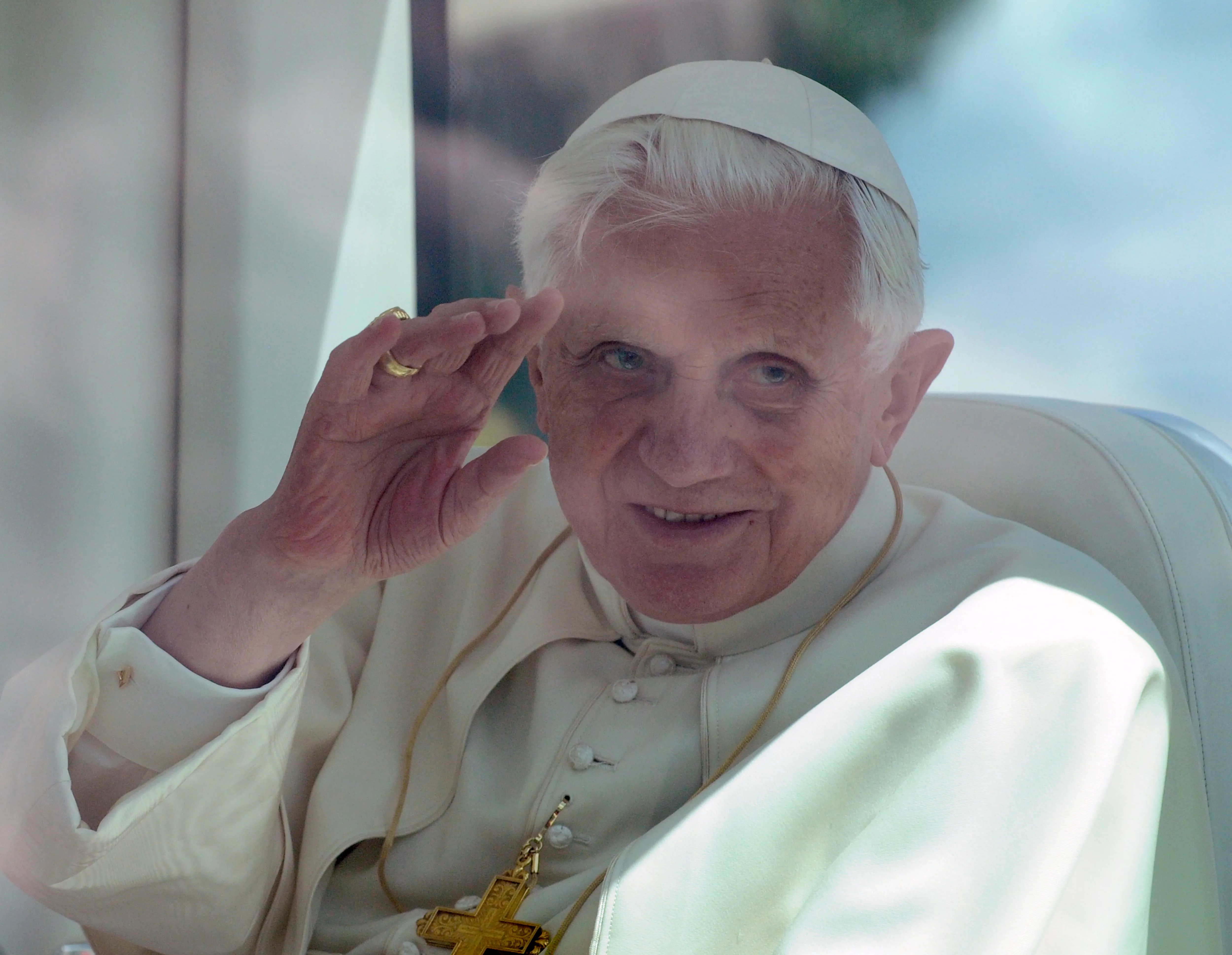 Pope Benedict XVI during his arrival in the Lisbon airport on May 11, 2010?w=200&h=150