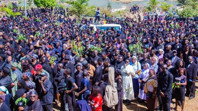Thousands of Christians peacefully and prayerfully march to a rally in front of the Nigerian Plateau state governor's office building in protest of the 2023 Christmas massacre that left over 200 Christian Nigerians dead, Jan. 8, 2024.?w=200&h=150
