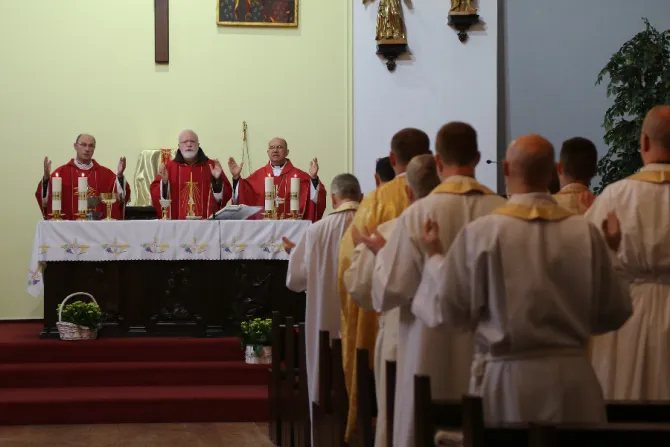 Cardinal Seán O’Malley celebrates Mass during a safeguarding summit in Warsaw, Poland, Sept. 20, 2021