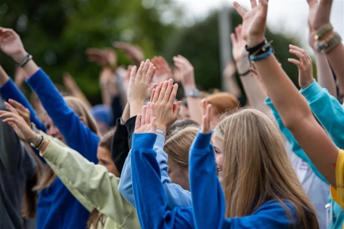 Youth pray rosary at youth rally in Maryland