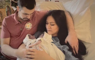 Nicole and Austin LeBlanc, a Catholic couple in Michigan, who welcomed their baby girls and will lay them to rest. Photo courtesy of Nicole and Austin LeBlanc