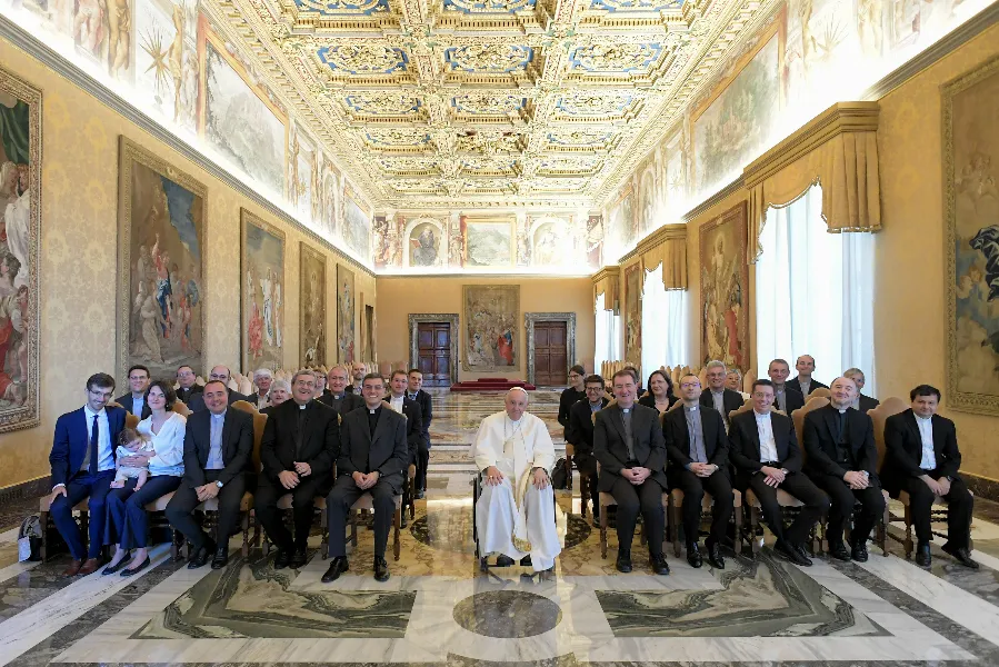 Pope Francis meets with members of the editorship of the theological magazine La Scuola Cattolica at the Vatican's Consistory Hall, June 17, 2022.?w=200&h=150