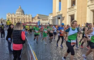 More than 2,400 contestants raced through Rome in the 14th annual All Saints’ Day 10K, the Corsa dei Santi (Race of the Saints), Nov. 1, 2022. Competitors ran the streets traversed by many saints over the centuries. Photo credit: Alan Koppschall / EWTN News