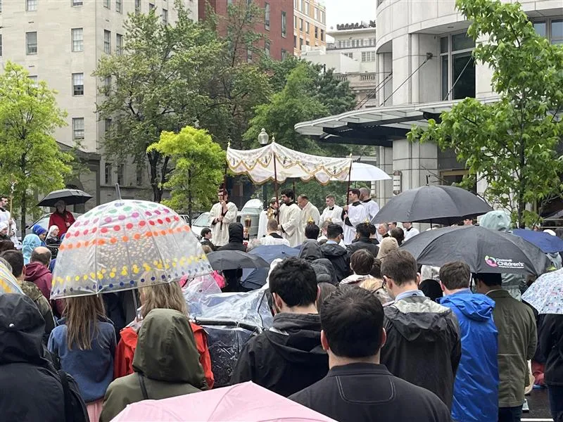 Over 1,000 attend Washington, D.C., Eucharistic procession despite rain