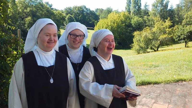 Les Petites Sœurs Disciples de l’Agneau, or The Little Sisters Disciples of the Lamb, live of prayer in the Indre region of southern France.?w=200&h=150
