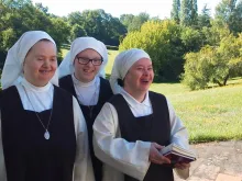 Les Petites Sœurs Disciples de l’Agneau, or The Little Sisters Disciples of the Lamb, live of prayer in the Indre region of southern France.