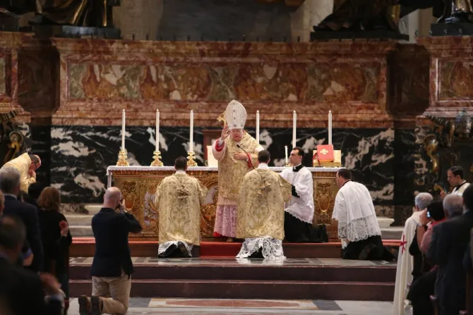 Cardinal Raymond Burke gives the final blessing during the Summorum Pontificum Pilgrimage Mass in Rome on Oct. 25, 2014.