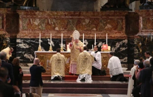 Cardinal Raymond Burke gives the final blessing during the Summorum Pontificum Pilgrimage Mass in Rome on Oct. 25, 2014. Daniel Ibanez/CNA.