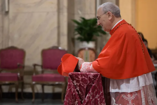 Cardinal Mario Zenari takes possession of the Church of Santa Maria delle Grazie alle Fornaci in Rome, Italy on March 25, 2017. Daniel Ibáñez/CNA.