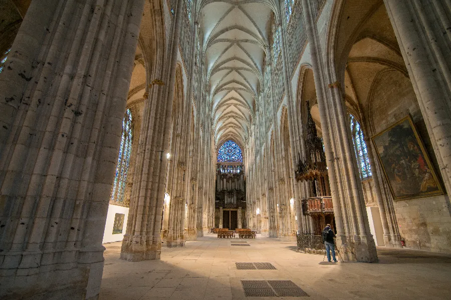 The nave of Saint-Ouen Abbey in Rouen, Normandy, France.?w=200&h=150