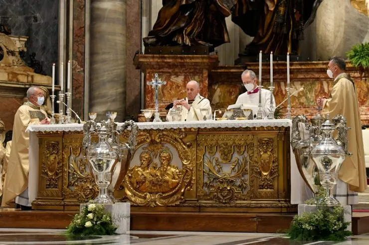 Pope Francis offers the Chrism Mass in St. Peter's Basilica on April 1, 2021.?w=200&h=150