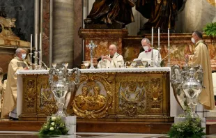 Pope Francis offers the Chrism Mass in St. Peter's Basilica on April 1, 2021. Vatican Media/CNA.