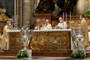 Pope Francis offers Chrism Mass on April 1, 2021.