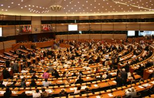 A plenary session of the European Parliament in Brussels, Belgium. MichalPL via Wikimedia (CC BY-SA 4.0).