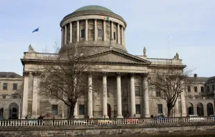 The Four Courts in Dublin, the principal seat of Ireland’s High Court. Pastor Sam (CC BY 3.0).