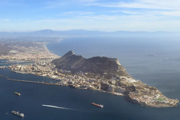 An aerial view of Gibraltar. / Adam Cli (CC BY-SA 4.0).