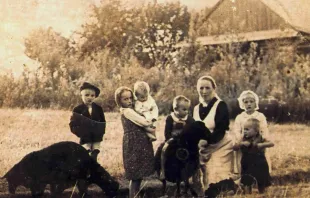 Wiktoria Ulma with six of her children. The Ulma Family Museum of Poles Saving Jews in World War II.