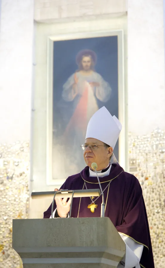 Archbishop Gintaras Grušas celebrates Mass at the Sanctuary of the Divine Mercy in Vilnius, Lithuania. / Archdiocese of Vilnius.