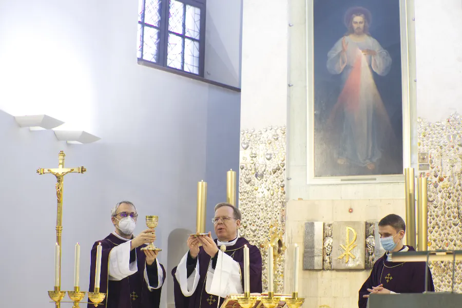 Archbishop Gintaras Grušas celebrates Mass at the Sanctuary of the Divine Mercy in Vilnius, Lithuania.?w=200&h=150