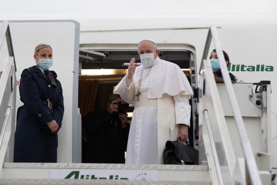Pope Francis boards his flight to Baghdad, Iraq on March 5, 2021.?w=200&h=150