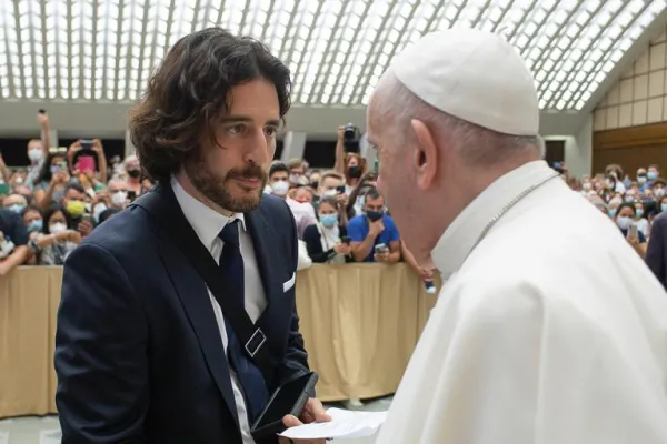 "The Chosen" actor Jonathan Roumie meets Pope Francis (right) at the Vatican on Aug. 11, 2021. Vatican Media/CNA
