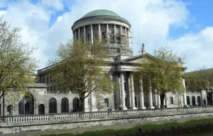 The Four Courts in Dublin, the principal seat of Ireland’s High Court. Ralf Houven (CC BY 3.0).