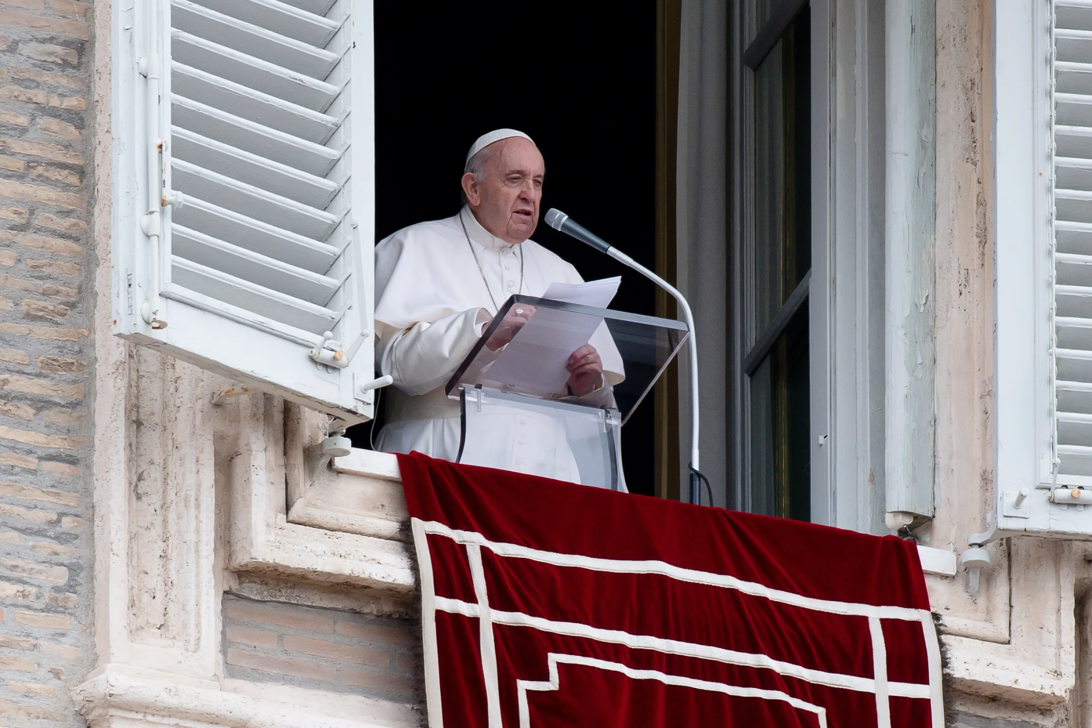 Pope Francis speaks during the Angelus prayer.?w=200&h=150