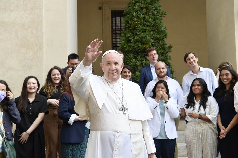 Pope Francis’ general audience in the San Damaso Courtyard of the Apostolic Palace, June 9, 2021.?w=200&h=150