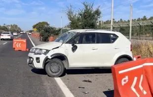 One car was damaged after an accident on a road in Mexico, witnessed by Father Salvador Nuño, who stopped to ask if the man in the car needed help. The man made a surprising request: “I want to confess.” Credit: Father Salvador Nuño/Facebook