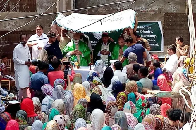 Pakistan Mass at St. Paul Jaranwala