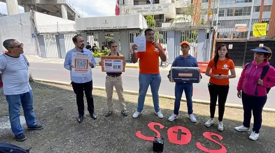 The Mexican platform Actívate (Get Active) delivered 10,400 signatures to the National Human Rights Commission (CNDH) on June 6, 2023.?w=200&h=150