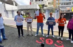 The Mexican platform Actívate (Get Active) delivered 10,400 signatures to the National Human Rights Commission (CNDH) on June 6, 2023. Credit: Actívate