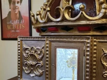 Relic of Blessed Carlo Acutis on display.