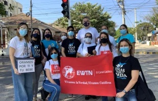 A group of Amigos Misioneros in Barranquilla, Colombia participating in a 40 Days for Life pro-life prayer rally in March 2021. Amigos Misioneros