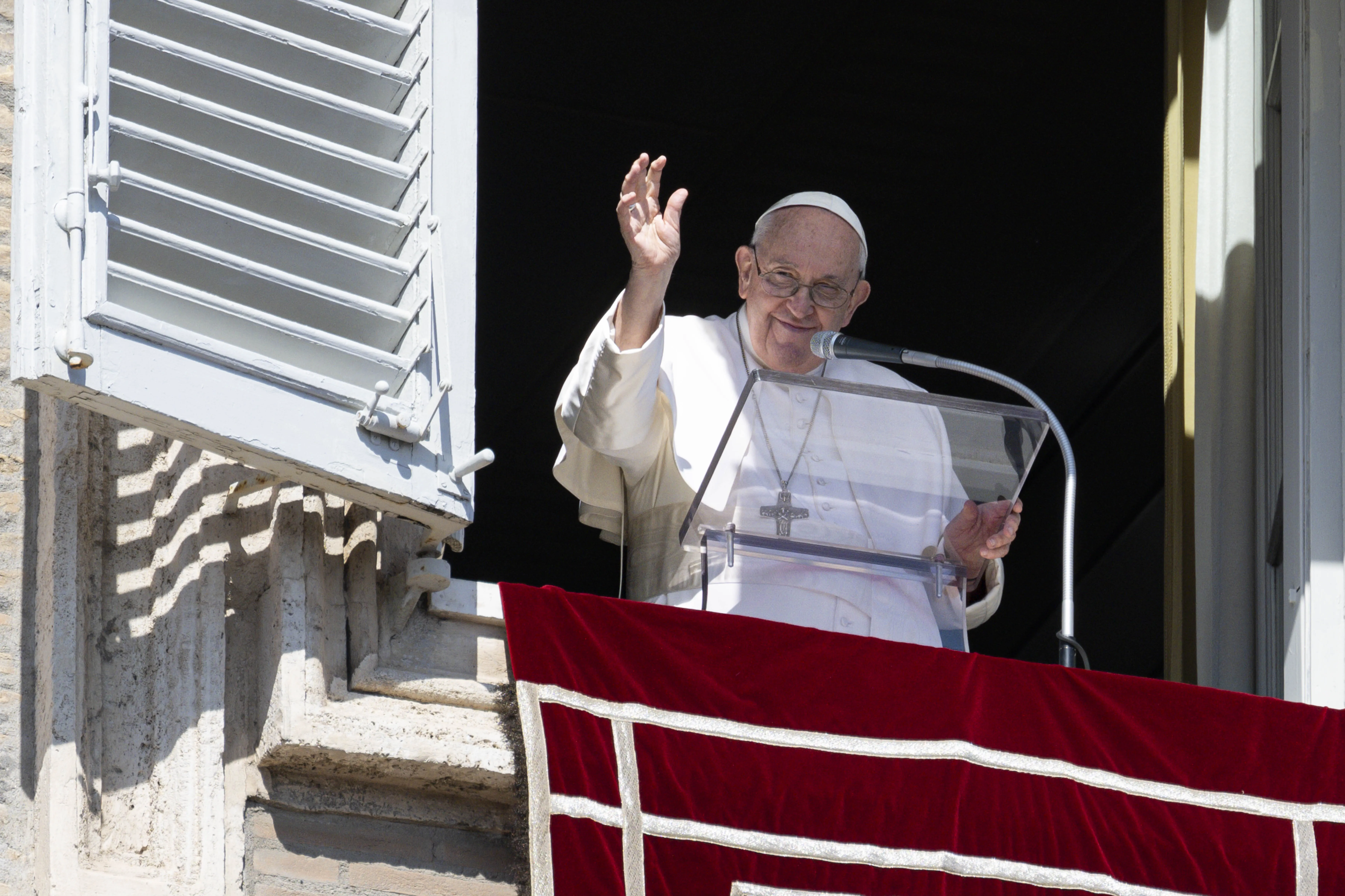 Pope Francis waves to the crowd in St. Peter's Square on March 5, 2023, during his Sunday Angelus reflection.?w=200&h=150