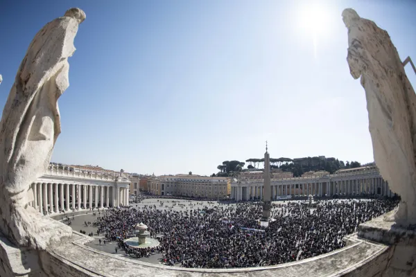 Crowds gather at St. Peter's Square on March 13, 2022 for Pope Francis' Angelus. Vatican Media