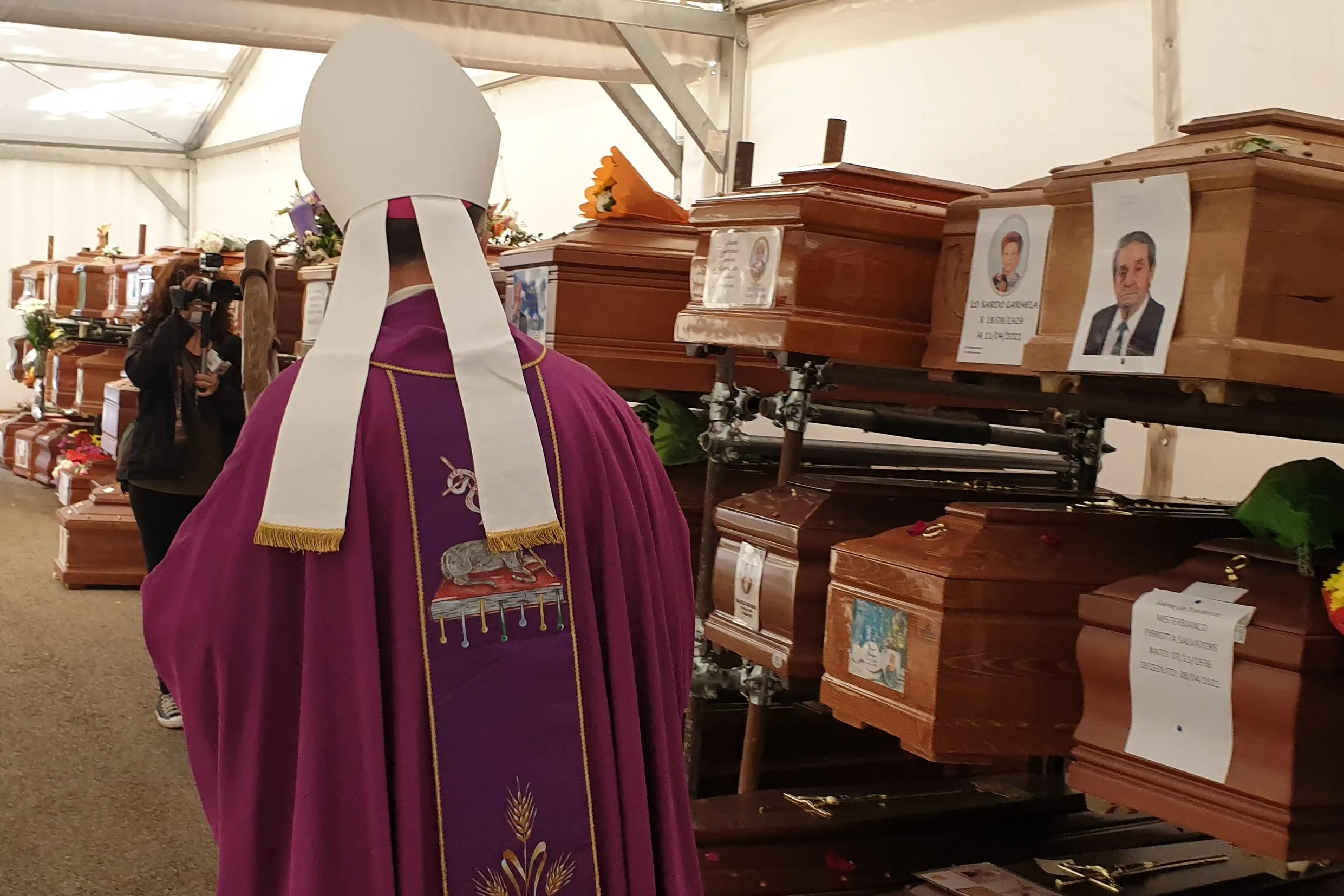 Archbishop Corrado Lorefice visits Santa Maria dei Rotoli cemetery on Nov. 2, 2021?w=200&h=150