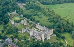 Arundel Castle in Sussex has been the seat of the Duke of Norfolk's ancestors for 850 years. Miles Sabin from Brighton, UK, CC BY-SA 2.0, via Wikimedia Commons