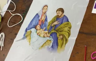 Fabric “balconera” with the image of the Holy Family Credit: Facebook page Talleres del Sagrado