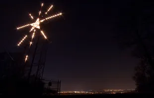 Standing 100 feet tall, the Christmas Star overlooks the little town of Bethlehem, Pennsylvania (aka “Christmas City, USA”). Credit: A. Strakey/Flickr