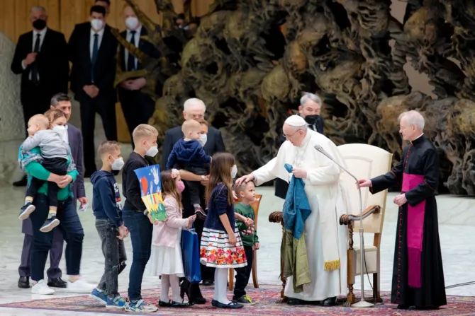 Pope Francis greets Ukrainian refugee children in the Vatican's Paul VI Hall on April 6, 2022.