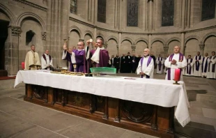 Mass is celebrated at the St. Pierre Cathedral in Switzerland on March 5, 2022. Twitter @cath_point_ch.