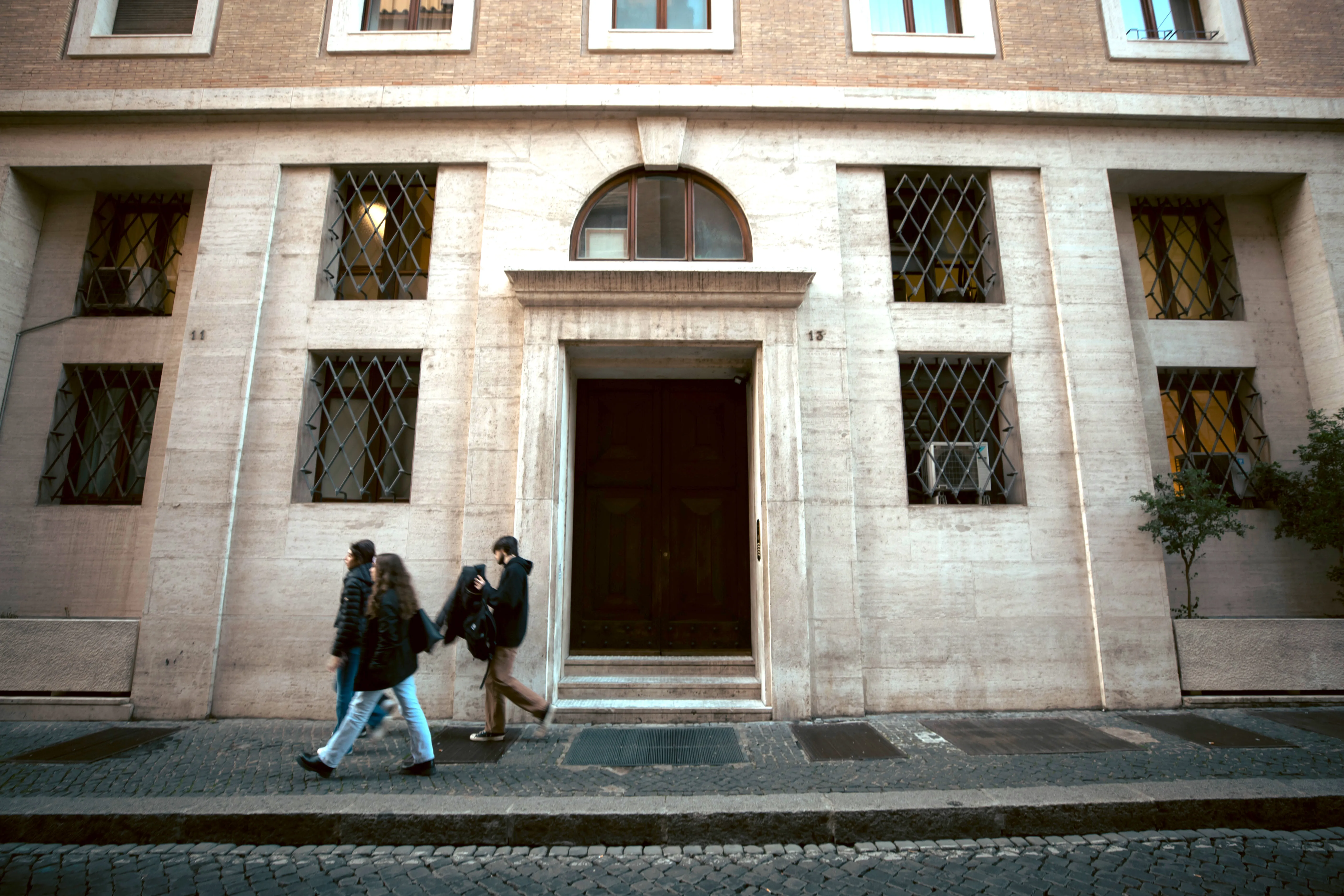 The facade of Cardinal Raymond Burke's Vatican apartment.?w=200&h=150