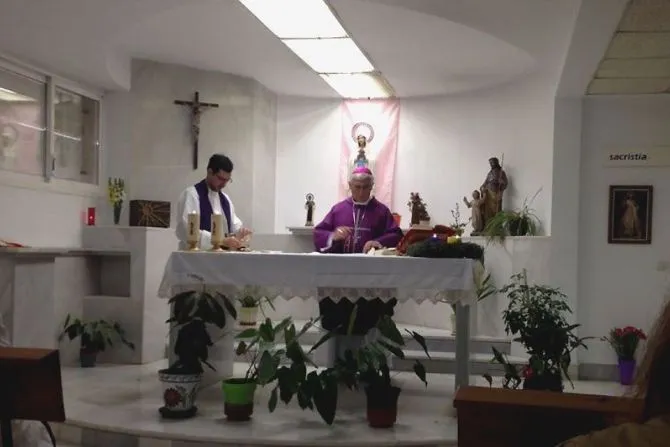 Bishop Rafael Zornoz of Cádiz and Ceuta, Spain, celebrates Mass in the chapel of the Hospital of Puerto Real.?w=200&h=150