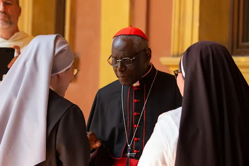 Cardinal Robert Sarah speaks with students and faculty at the Pontifical University of St. Thomas Aquinas on May 25, 2023.?w=200&h=150
