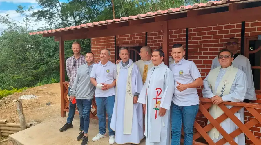 Staff at a new facility in the Archdiocese of Bogotá, Colombia, that helps people recover from drug addiction.?w=200&h=150