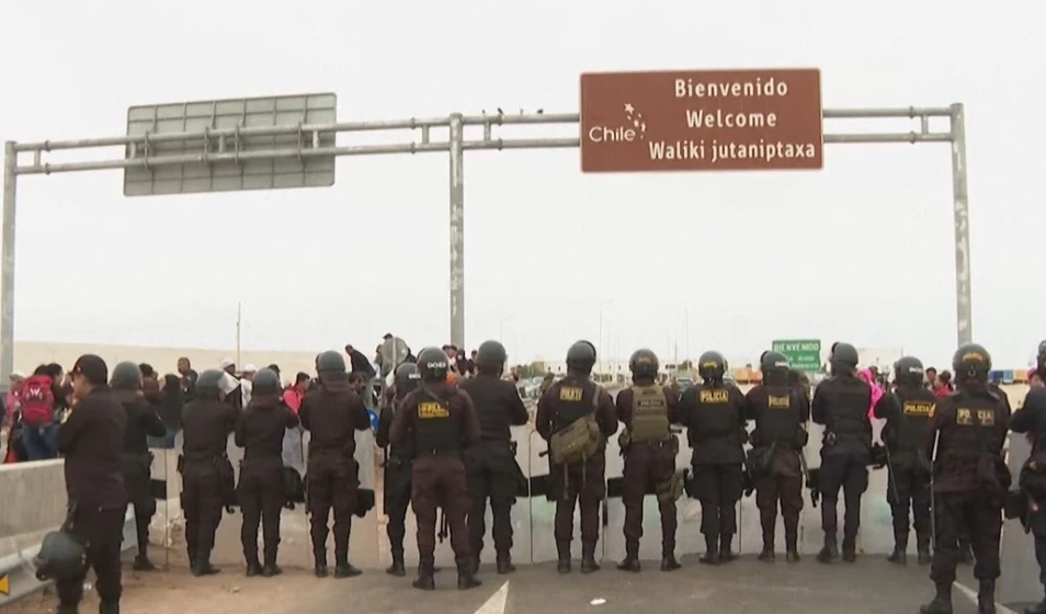 For the last two weeks of April 2023, hundreds of migrants — mostly Venezuelans but also Colombians and Haitians — have been trying to leave Chile and enter Peru because Chile has toughened its immigration policies.?w=200&h=150