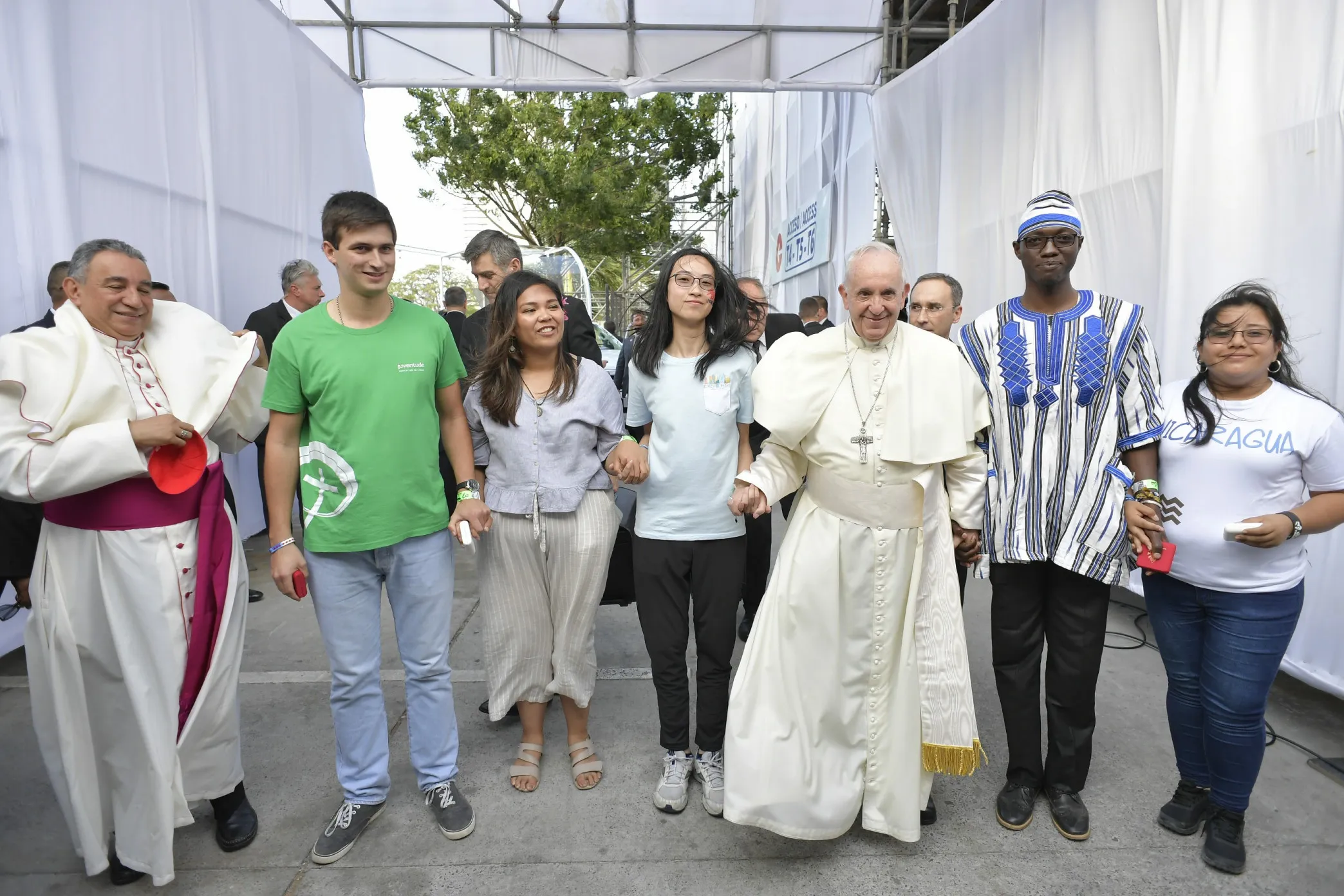 Pope Francis with teens at the opening ceremony of World Youth Day 2019 in Panama.?w=200&h=150
