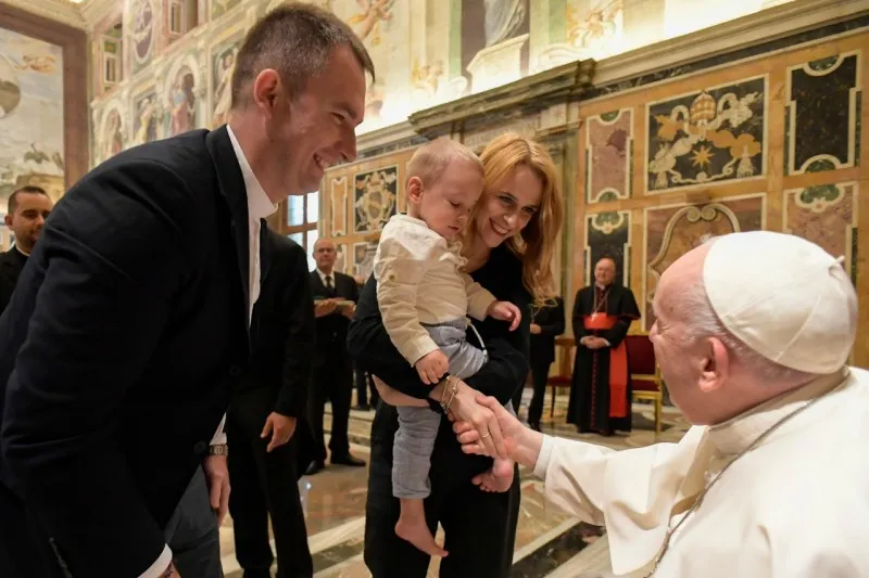 Pope Francis meets participants in an international conference of moral theology in the Vatican’s Clementine Hall, May 13, 2022.?w=200&h=150